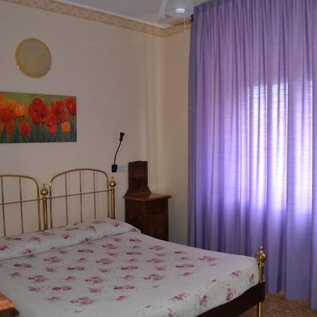 Albergo Ristorante Garden Риволи Стая снимка